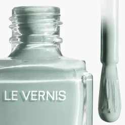 LE VERNIS